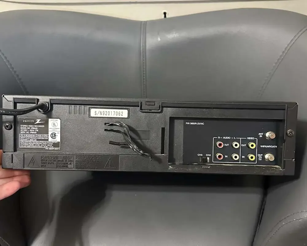 Zenith VRB420 4-Head Hi-Fi Stereo VHS VCR SpeakEZ Voice Directed Op System